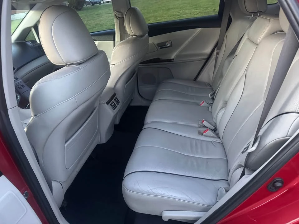2010 Toyota Venza - Image 7 of 11