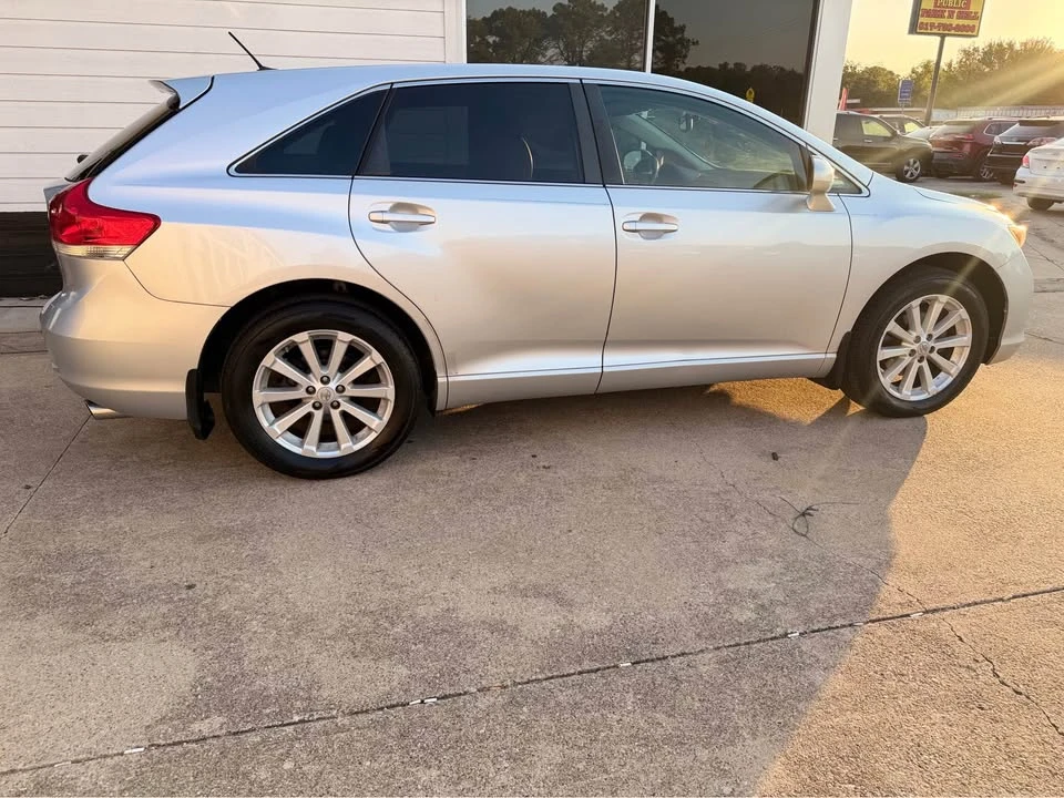 2010 Toyota Venza - Image 6 of 16