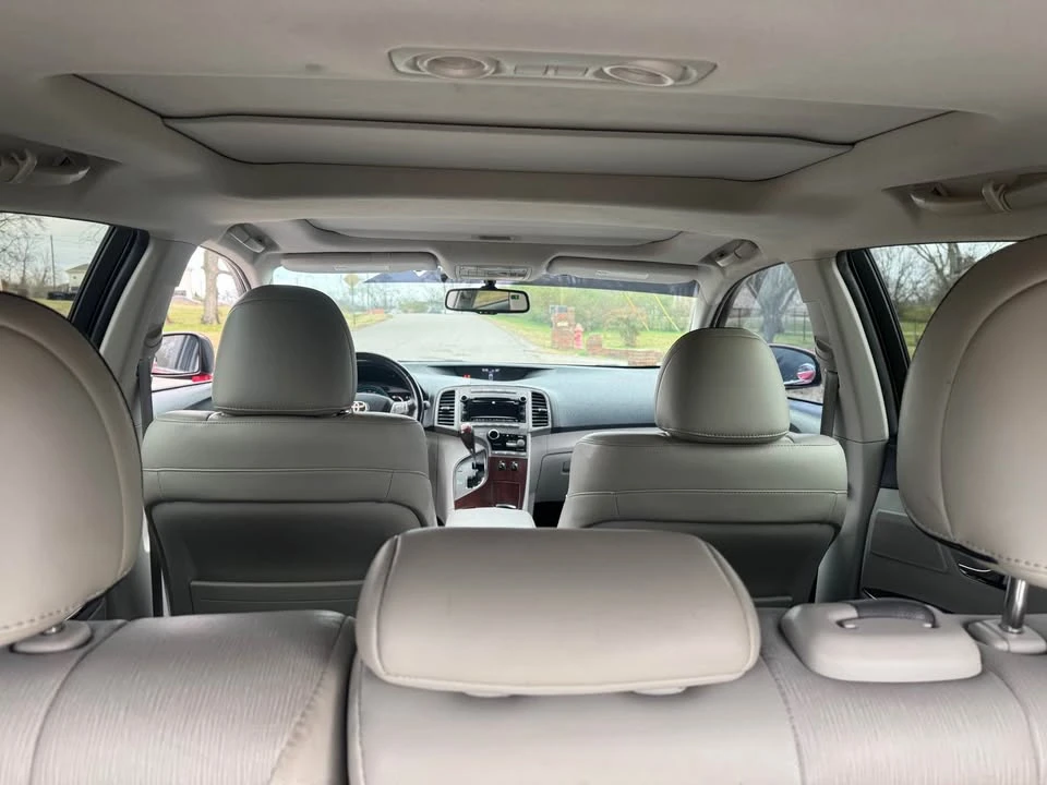 2010 Toyota Venza - Image 8 of 10