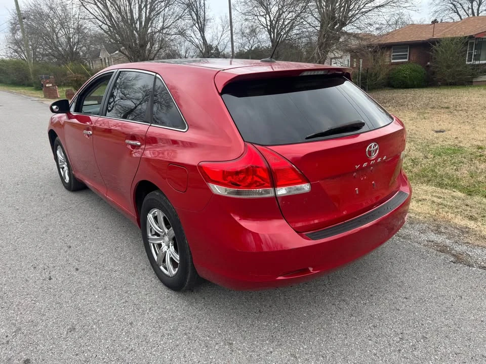 2010 Toyota Venza - Image 2 of 10