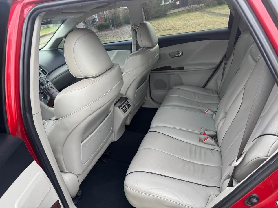 2010 Toyota Venza - Image 7 of 10