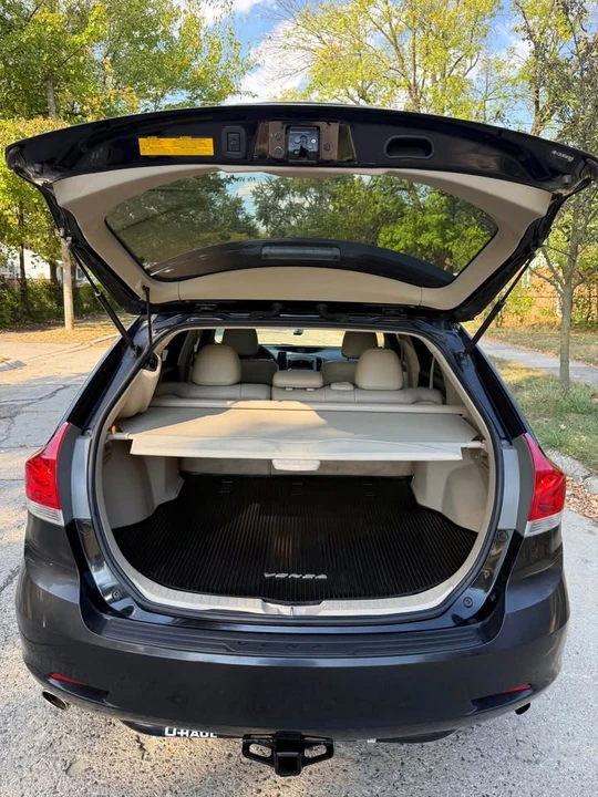 2010 Toyota Venza - Image 15 of 17