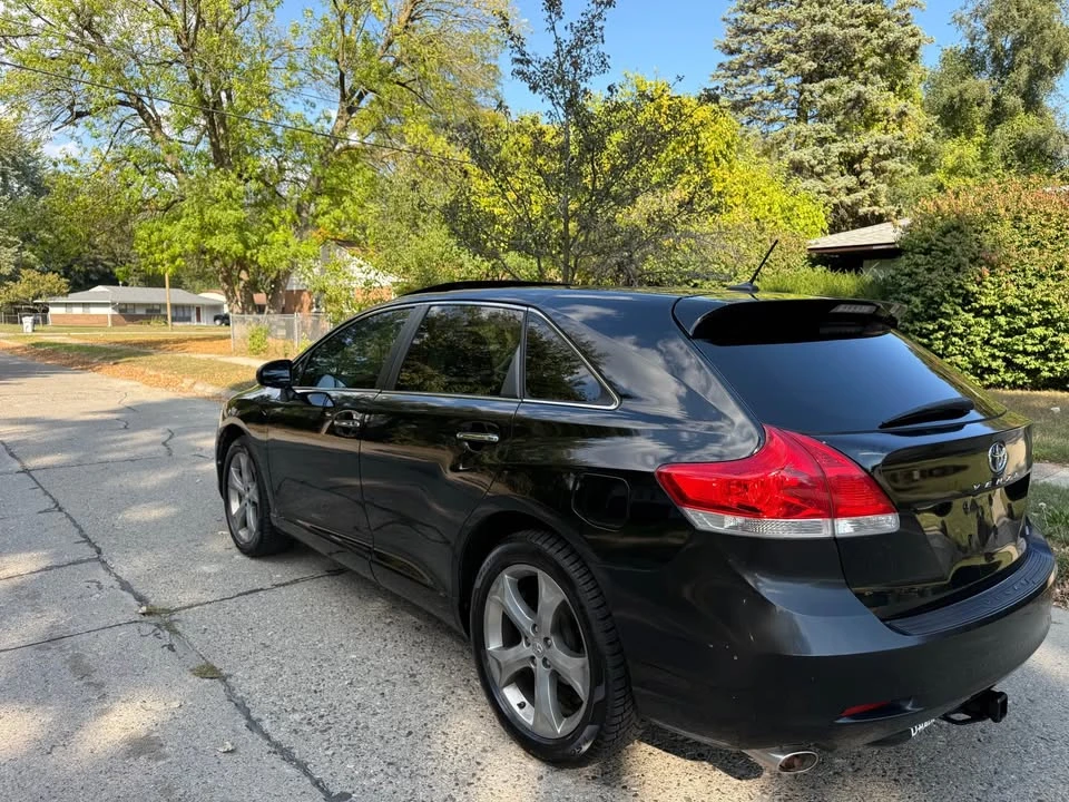 2010 Toyota Venza - Image 6 of 17