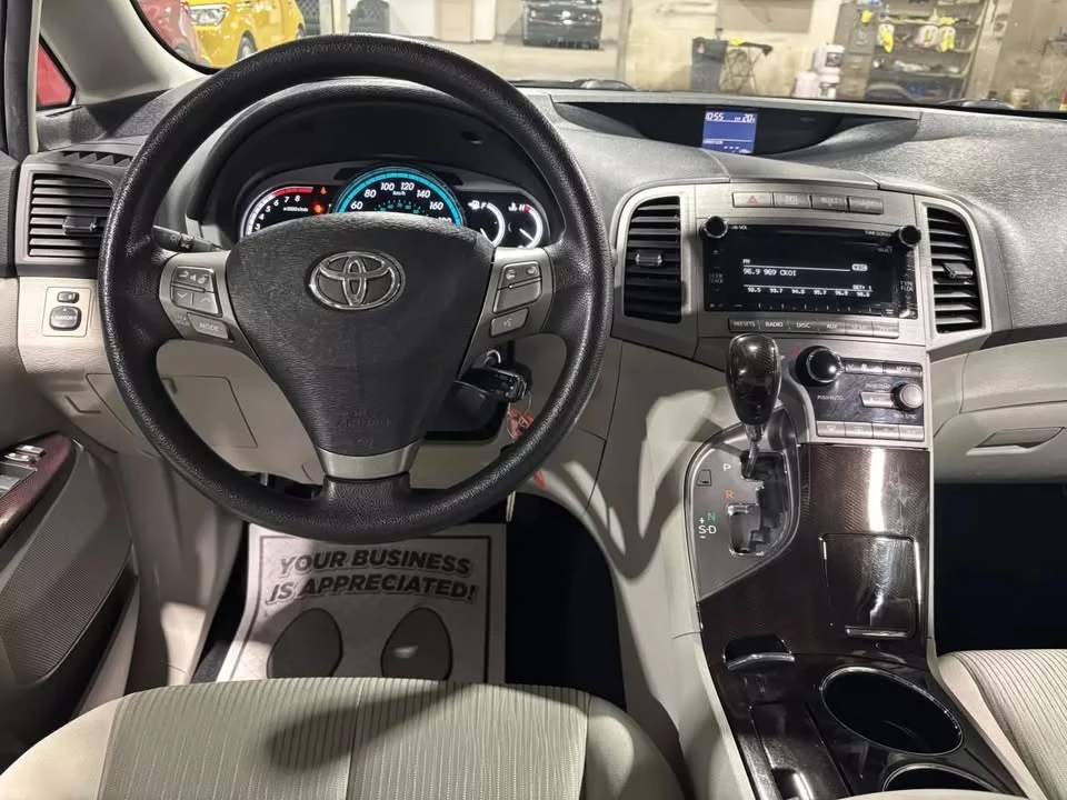 2010 Toyota Venza - Image 9 of 15