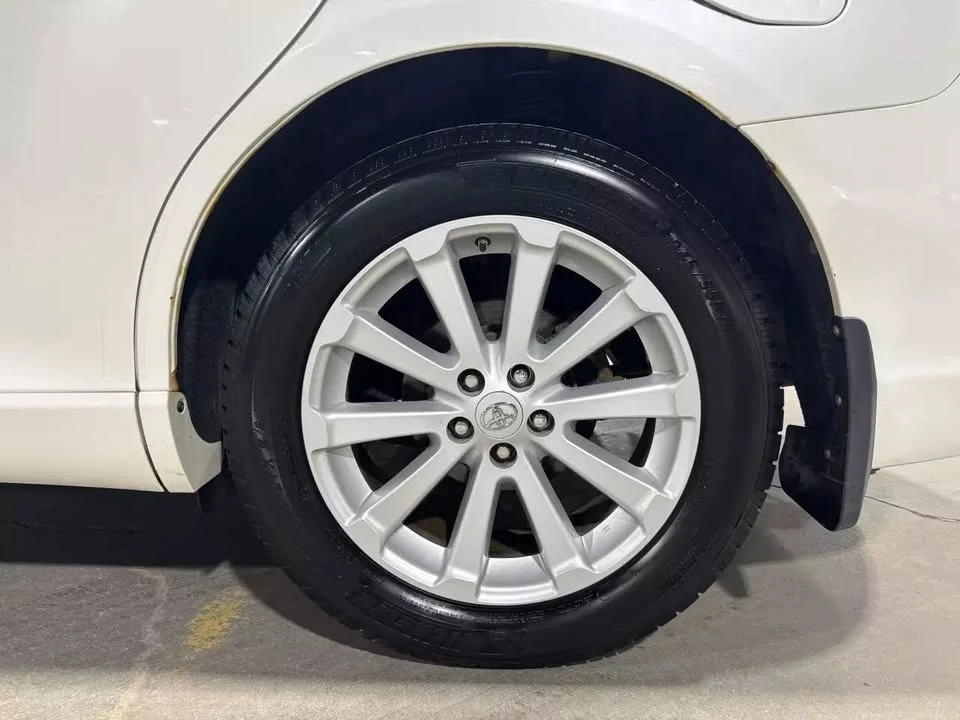 2010 Toyota Venza - Image 6 of 15