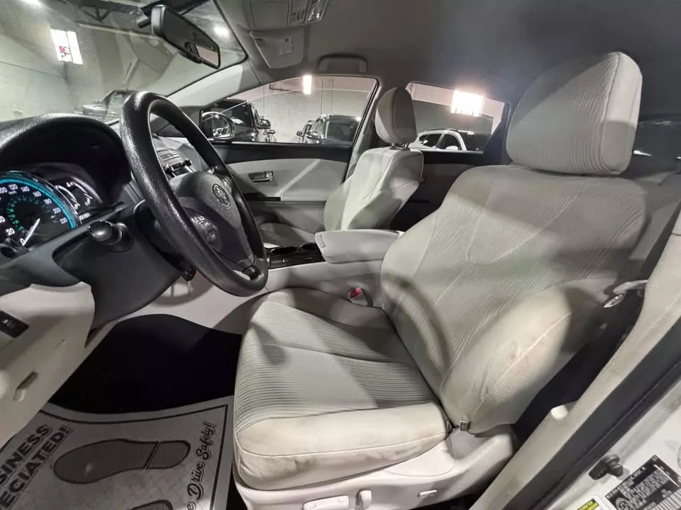 2010 Toyota Venza - Image 7 of 15