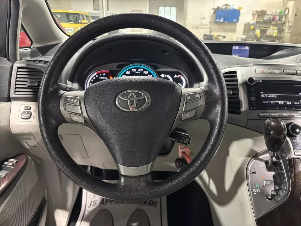 2010 Toyota Venza - Image 10 of 15