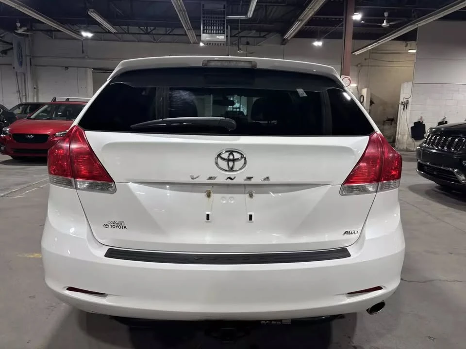 2010 Toyota Venza - Image 4 of 15