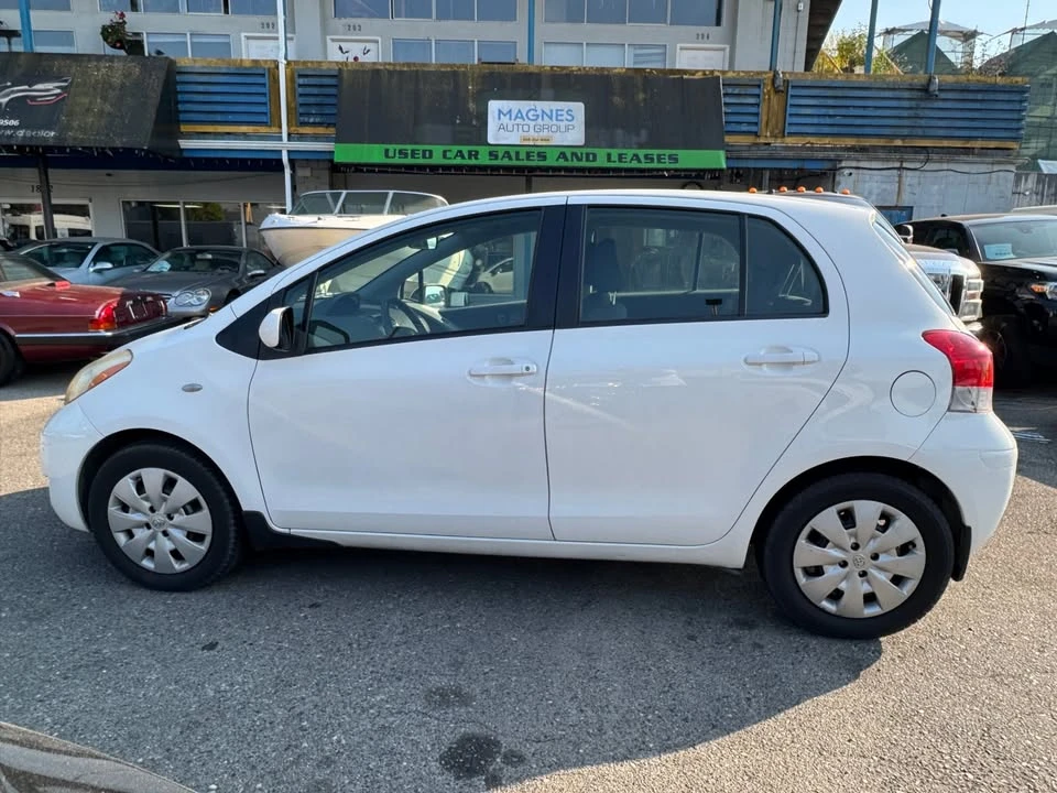 2010 Toyota Yaris - Image 2 of 16