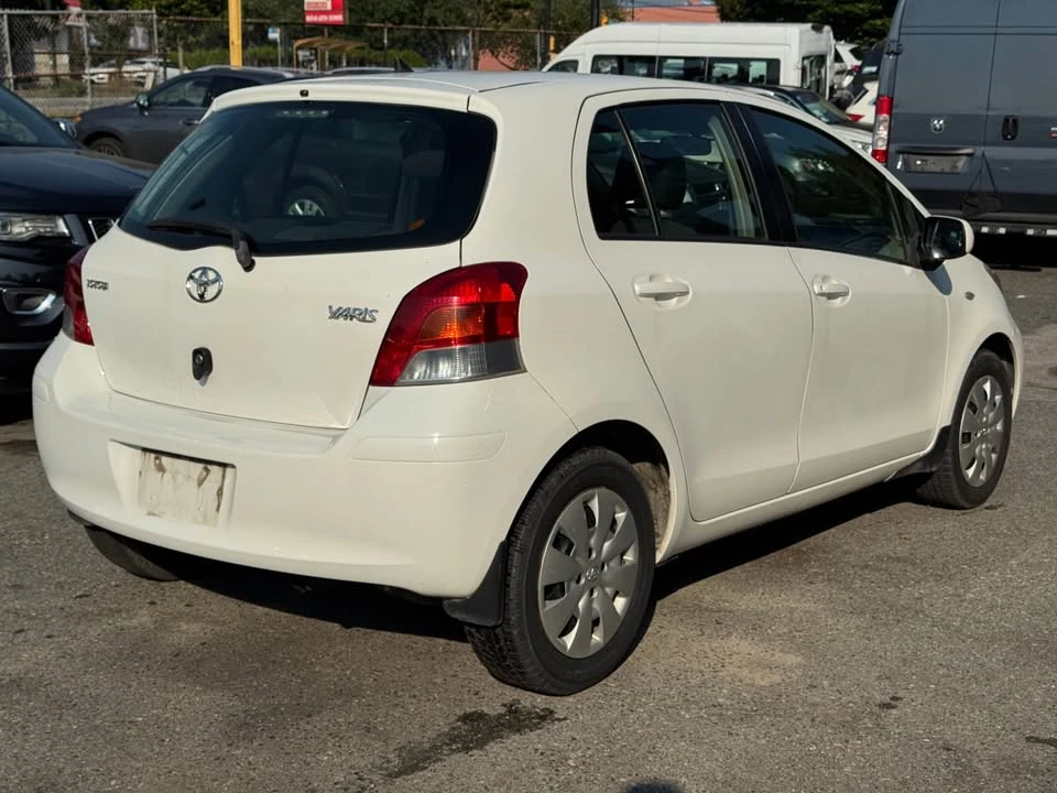 2010 Toyota Yaris - Image 5 of 16