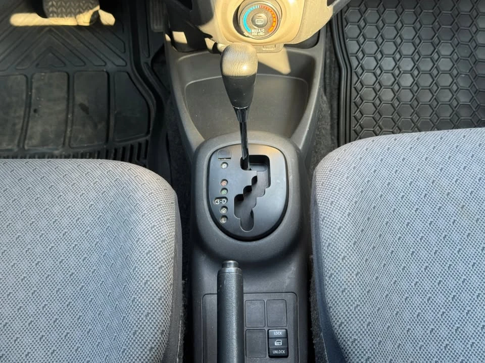 2010 Toyota Yaris - Image 16 of 16