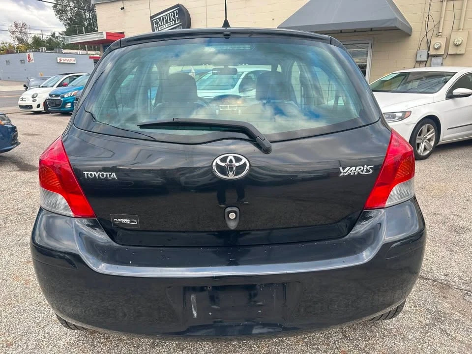 2010 Toyota Yaris - Image 9 of 17