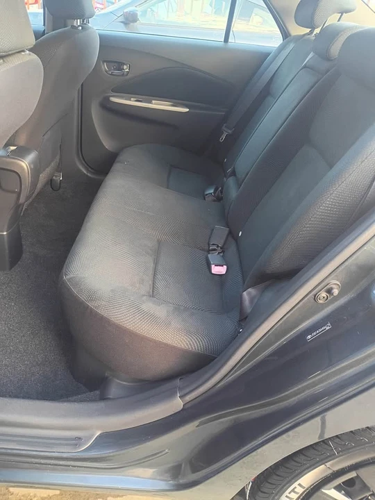 2010 Toyota Yaris - Image 5 of 6