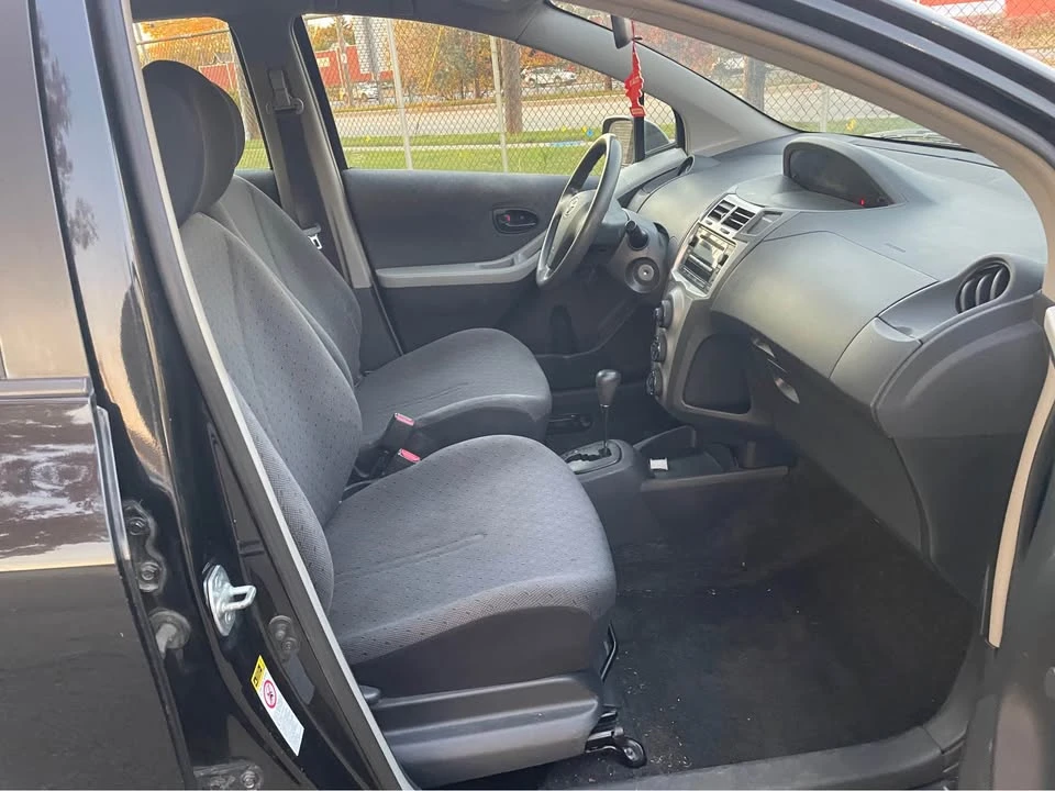2010 Toyota Yaris - Image 6 of 17