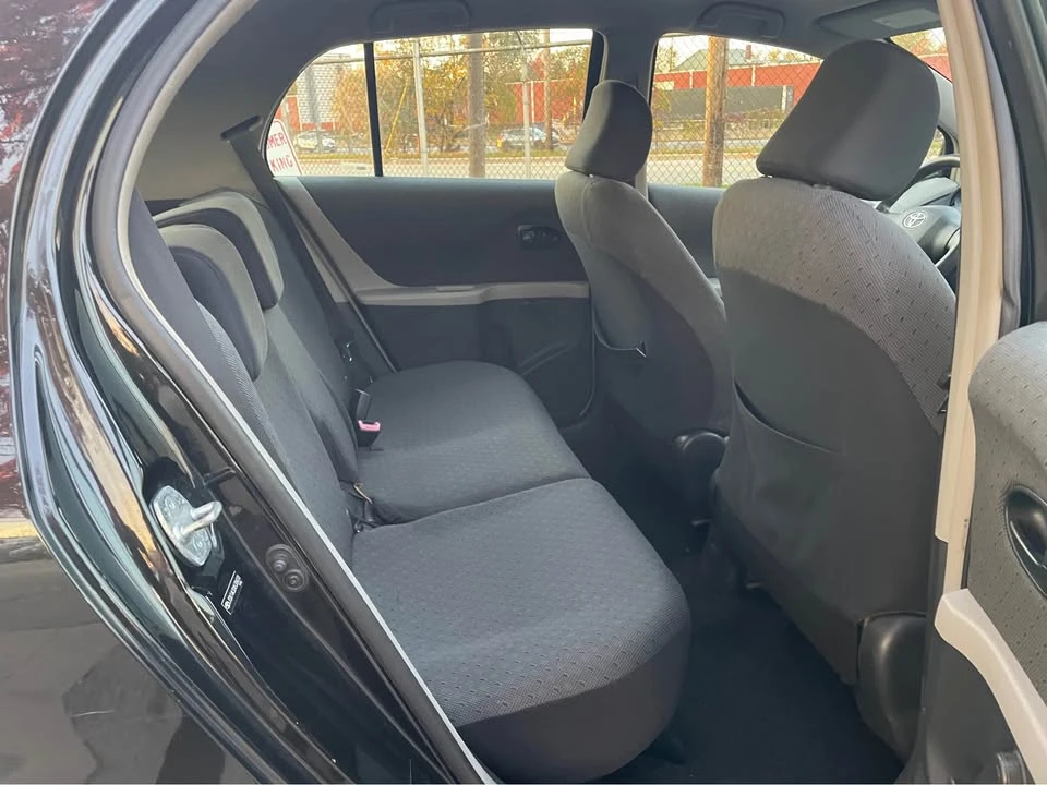 2010 Toyota Yaris - Image 7 of 17