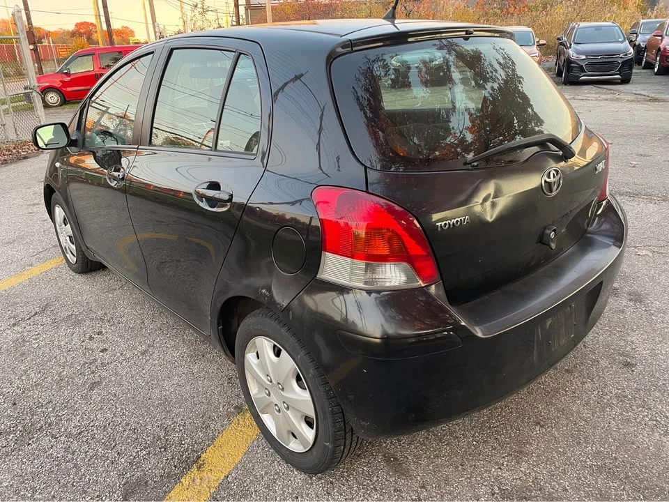 2010 Toyota Yaris - Image 3 of 17