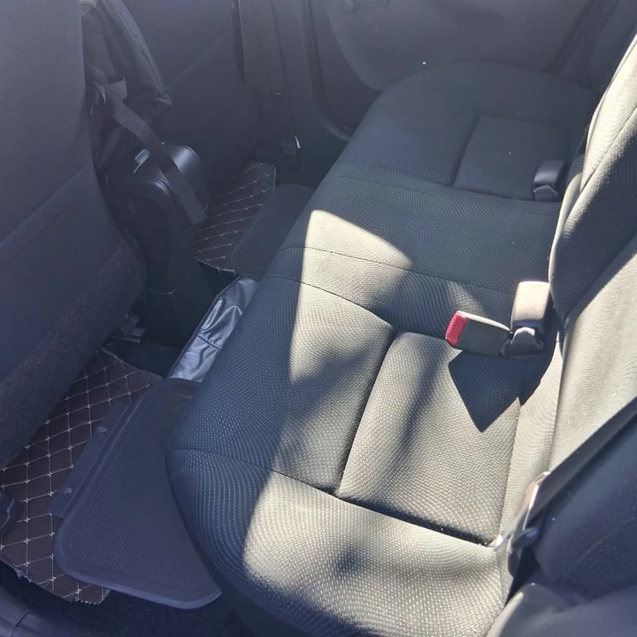 2010 Toyota Yaris - Image 8 of 10