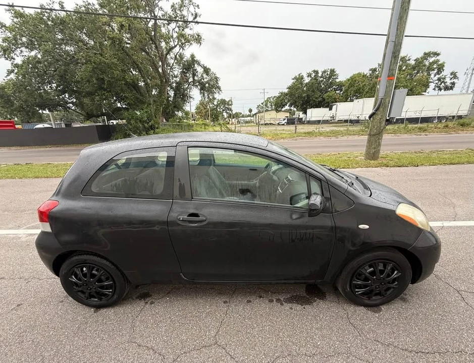 2010 Toyota Yaris - Image 4 of 11