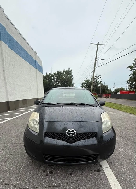 2010 Toyota Yaris - Image 2 of 11