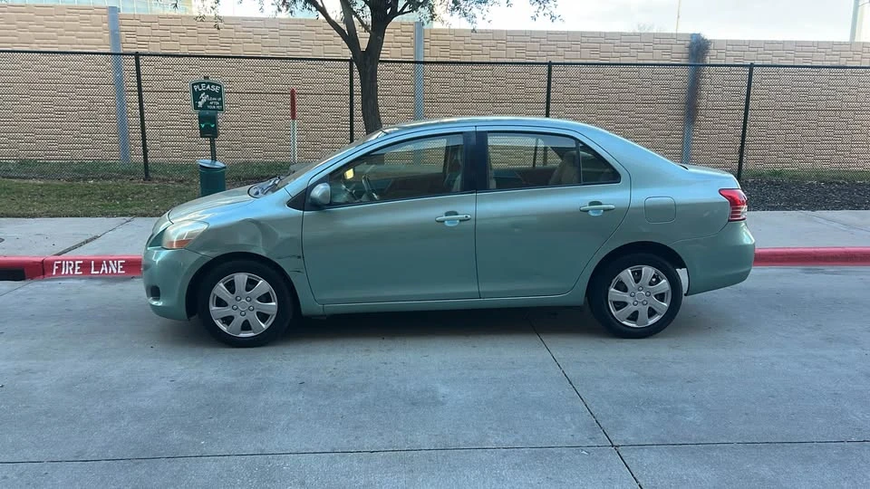 2010 Toyota Yaris - Image 6 of 18