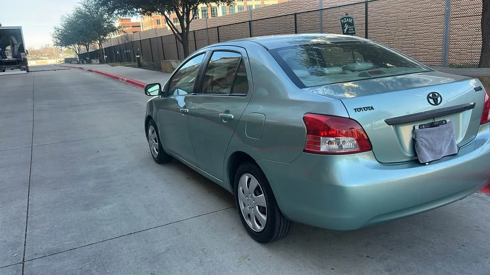 2010 Toyota Yaris - Image 7 of 18
