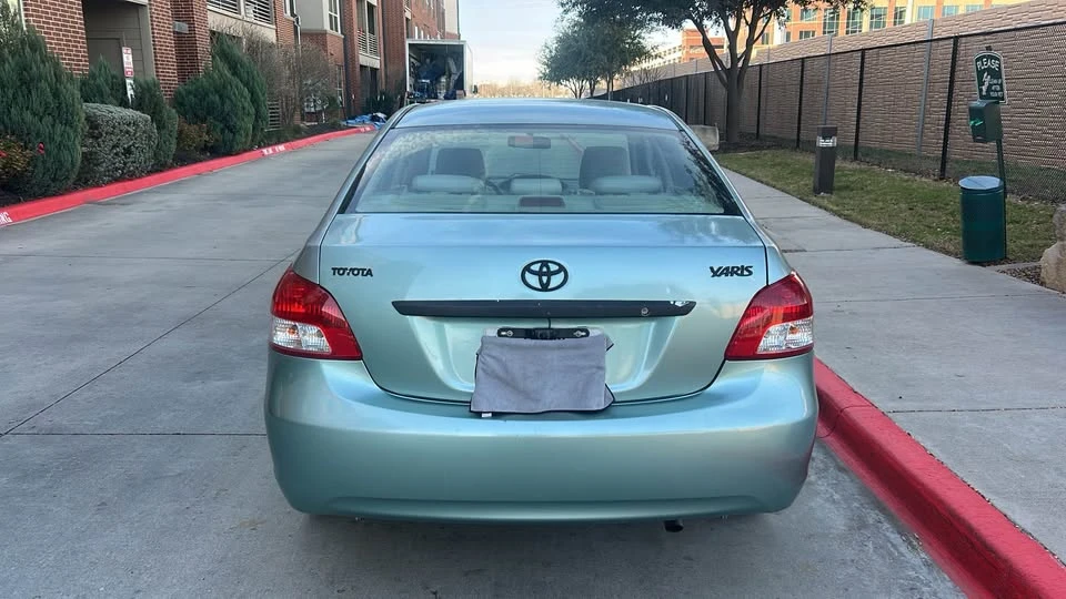 2010 Toyota Yaris - Image 4 of 18