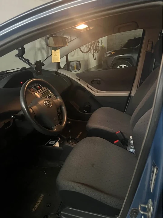 2010 Toyota Yaris - Image 6 of 13