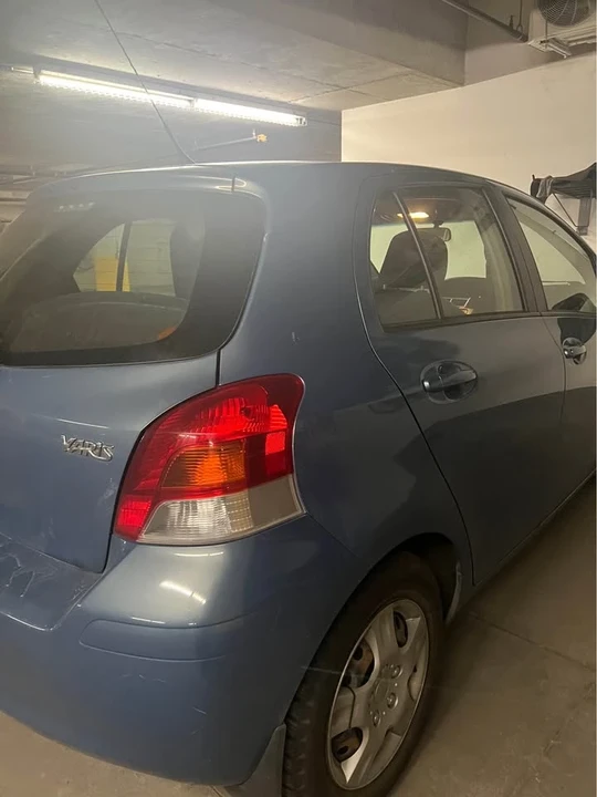 2010 Toyota Yaris - Image 10 of 13