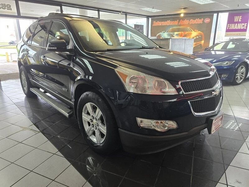 2010 Chevrolet Traverse - Image 3 of 4