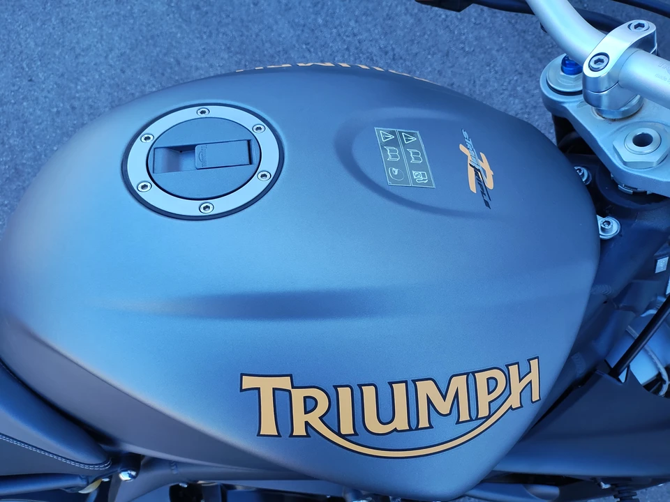 2010 Triumph Speed Triple - Image 15 of 31