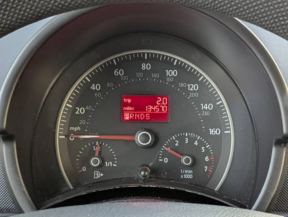 2010 Volkswagen New Beetle - Image 12 of 17