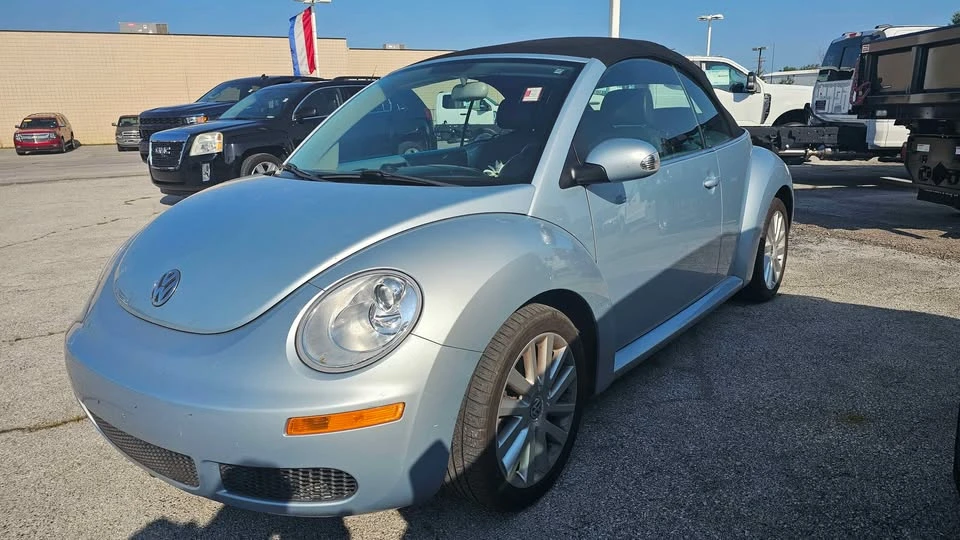 2010 Volkswagen New Beetle - Image 2 of 7