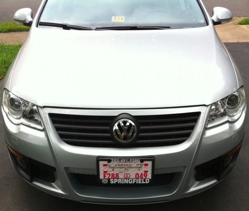2010 Volkswagen Passat - Image 2 of 3