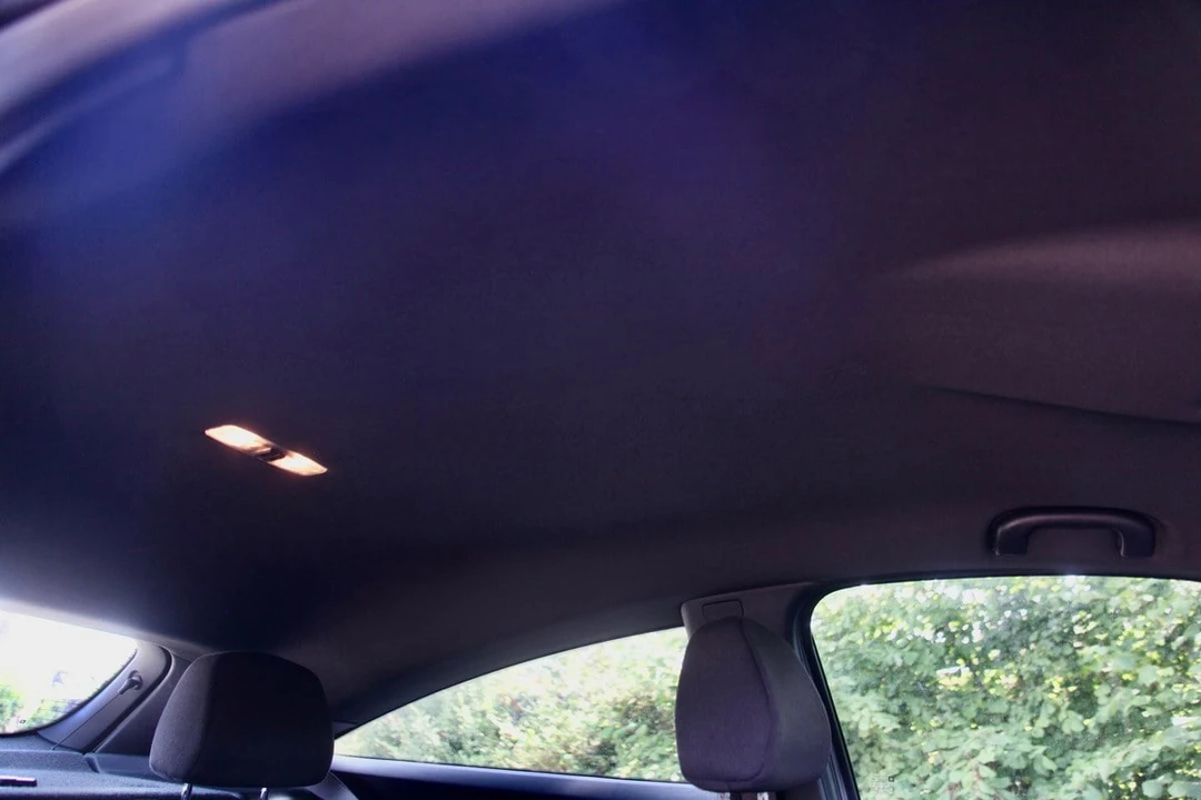 2010 Vauxhall - Image 8 of 30