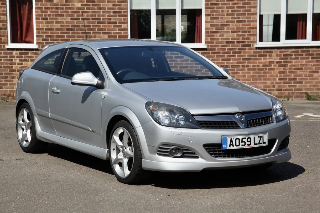 2010 Vauxhall - Image 16 of 30