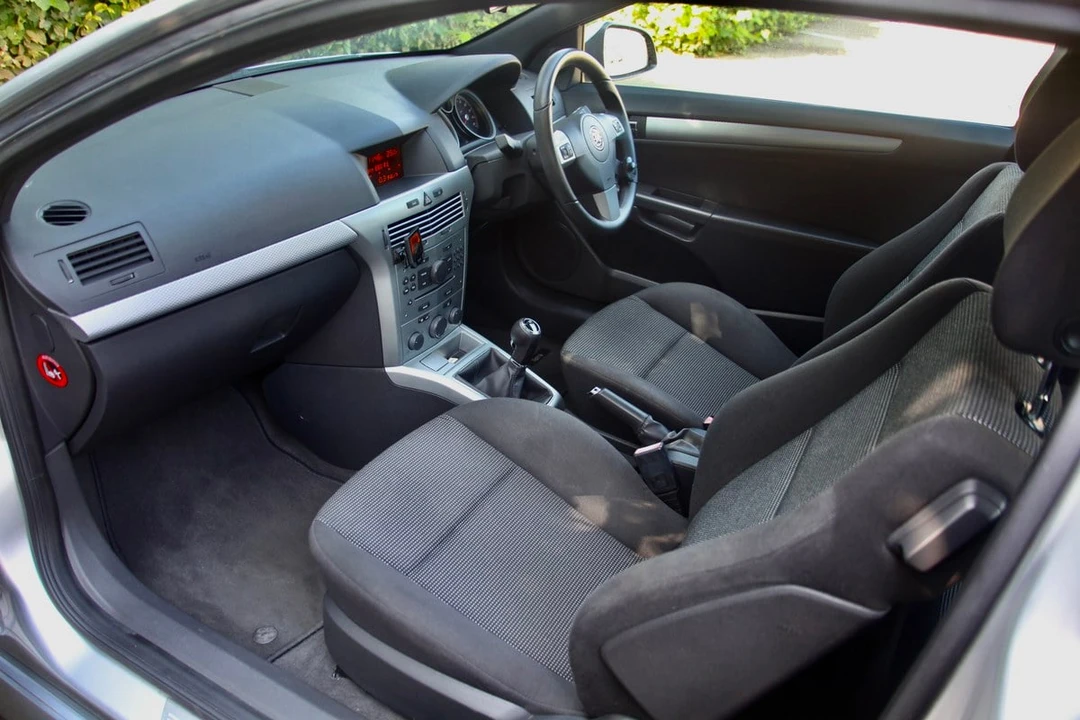 2010 Vauxhall - Image 21 of 30