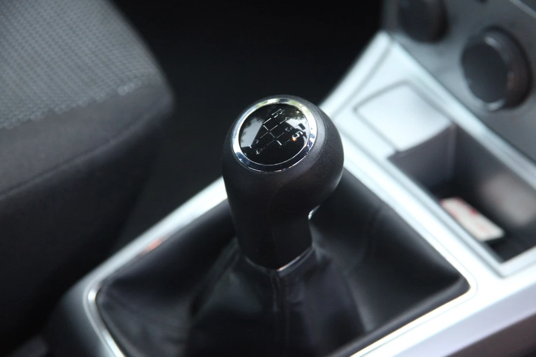 2010 Vauxhall - Image 13 of 30
