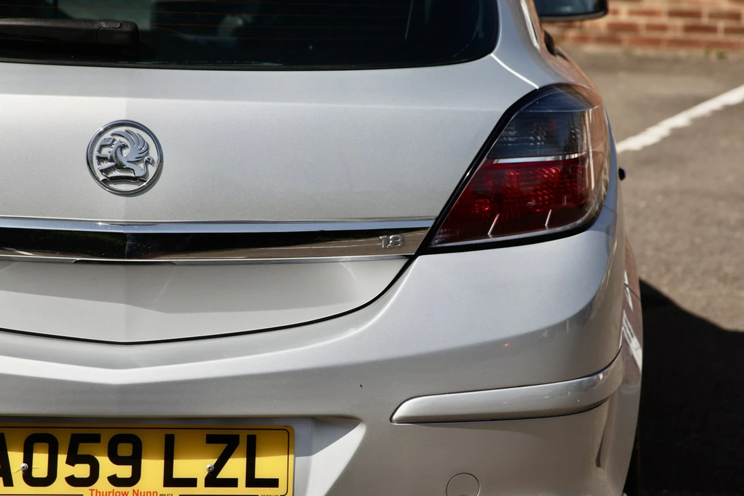 2010 Vauxhall - Image 23 of 30
