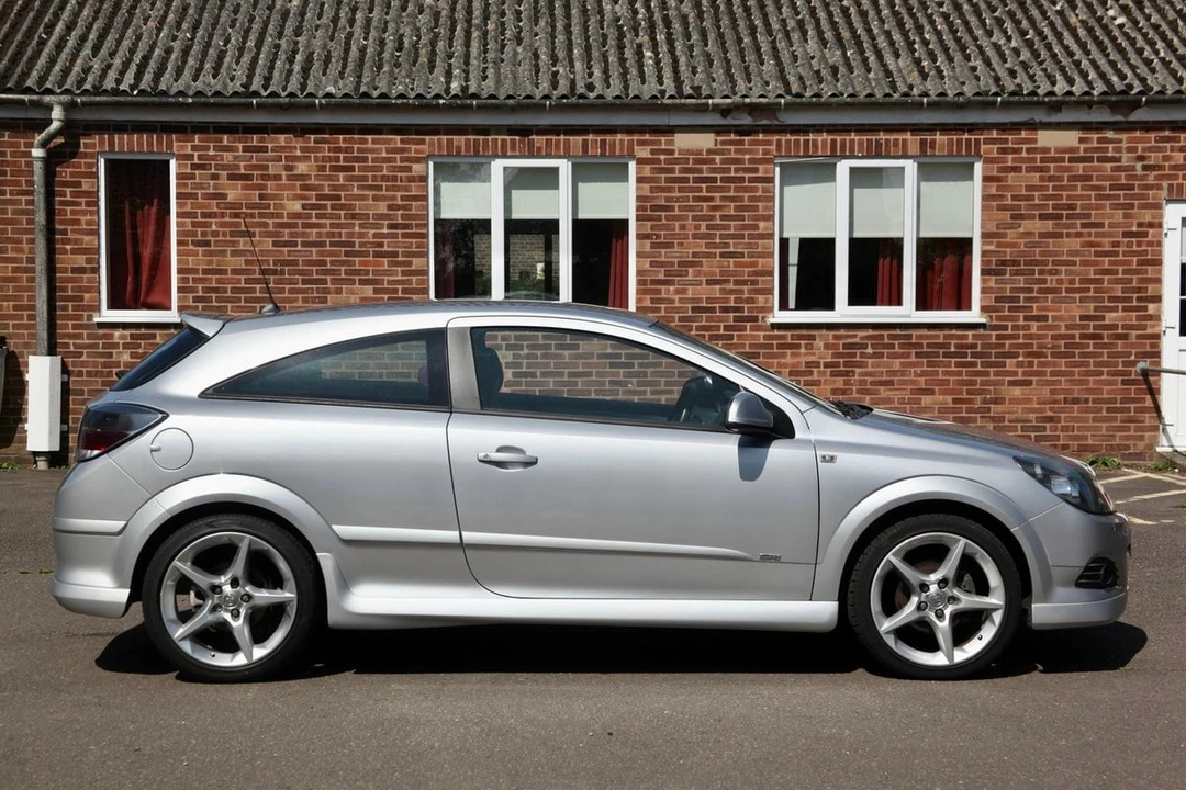 2010 Vauxhall - Image 5 of 30
