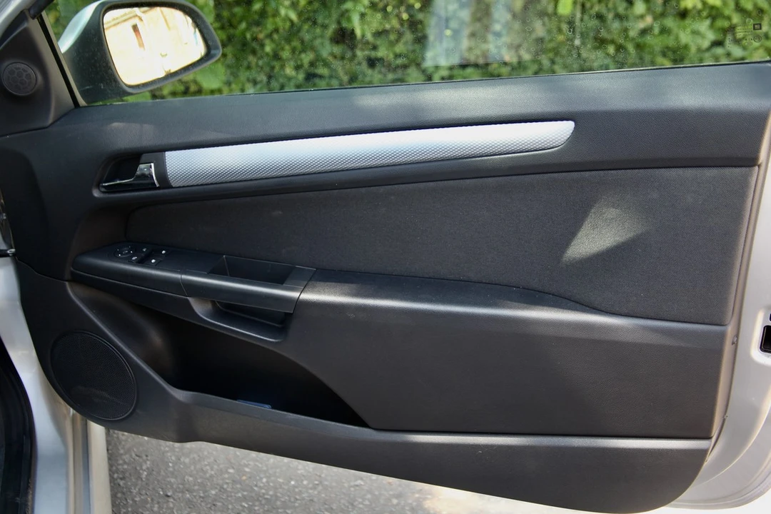 2010 Vauxhall - Image 4 of 30