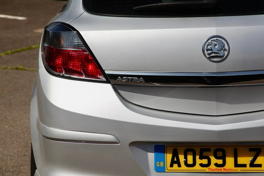 2010 Vauxhall - Image 19 of 30