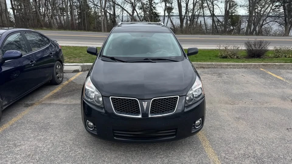 2010 Pontiac Vibe - Image 2 of 7