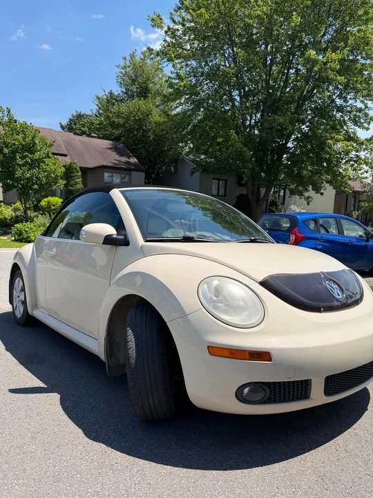 2010 Volkswagen New Beetle - Image 6 of 7