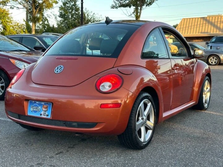 2010 Volkswagen New Beetle - Image 5 of 20