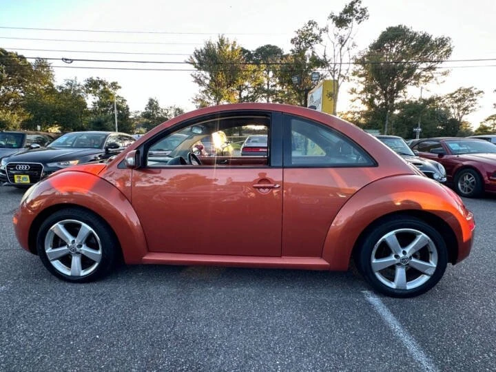 2010 Volkswagen New Beetle - Image 8 of 20