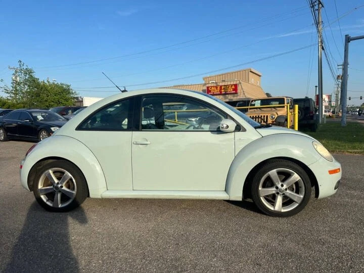 2010 Volkswagen New Beetle - Image 4 of 20