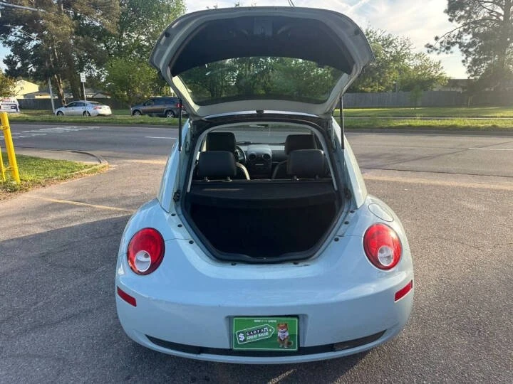 2010 Volkswagen New Beetle - Image 14 of 20