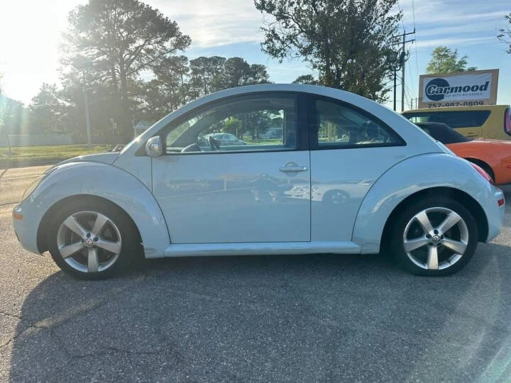 2010 Volkswagen New Beetle - Image 7 of 20