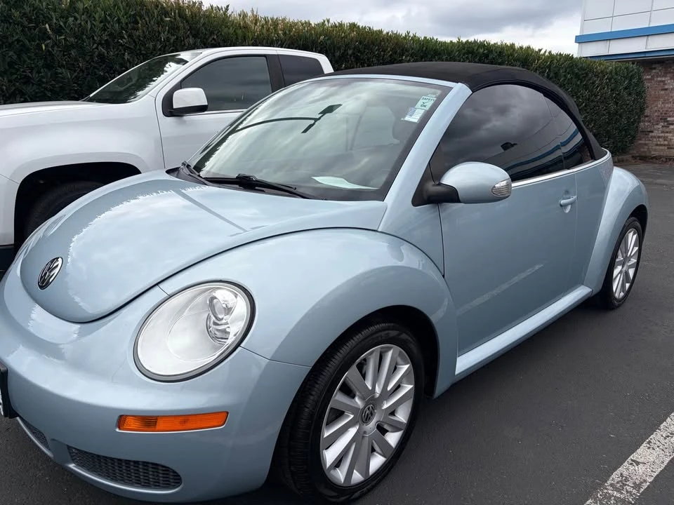2010 Volkswagen New Beetle - Image 2 of 4