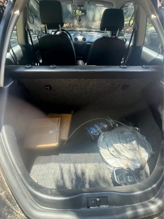 2010 Volkswagen New Beetle - Image 10 of 12